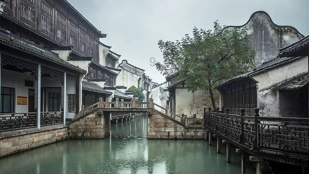 神秘洞口逃脱